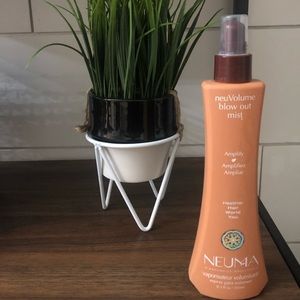 Nuema NueVolume Blowout Mist
